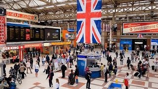 A Walk Through The London Victoria Station London England [upl. by Oloap]